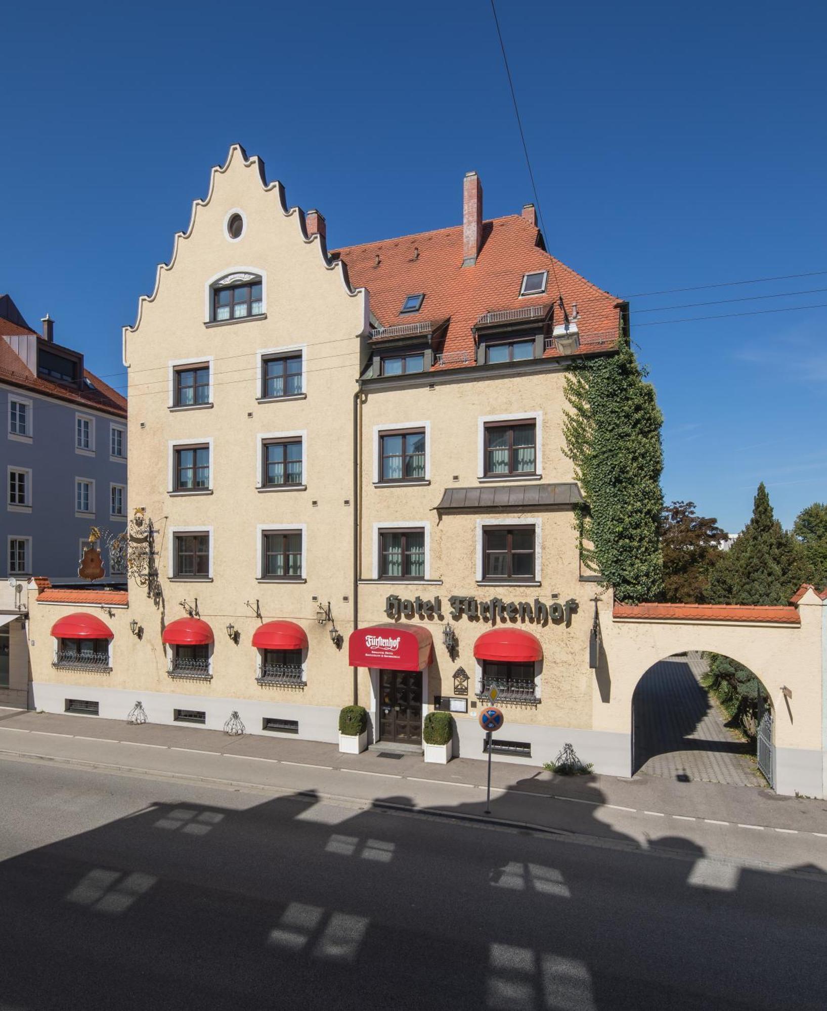 Simones Hotel Fuerstenhof Landshut Exterior foto