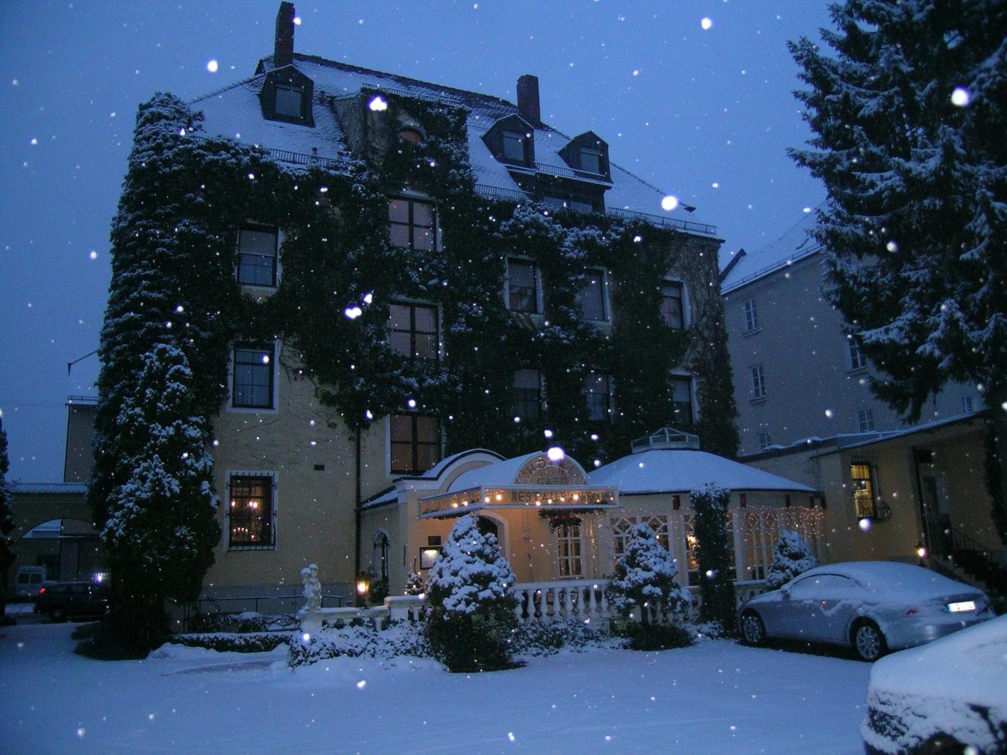 Simones Hotel Fuerstenhof Landshut Exterior foto