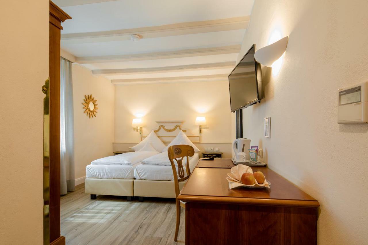 Simones Hotel Fuerstenhof Landshut Exterior foto